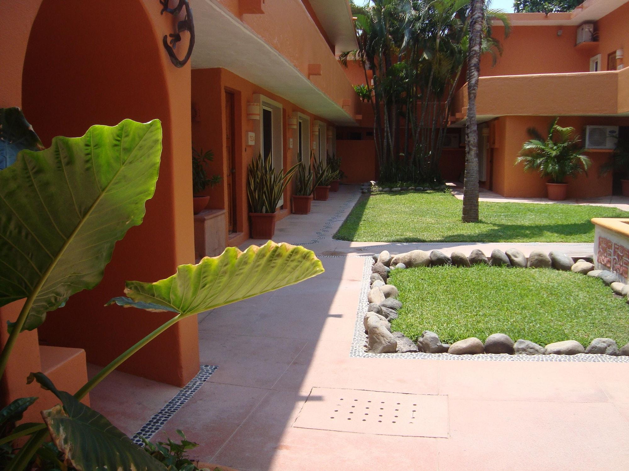 Hotel Villa Mexicana Сиуатанехо Экстерьер фото