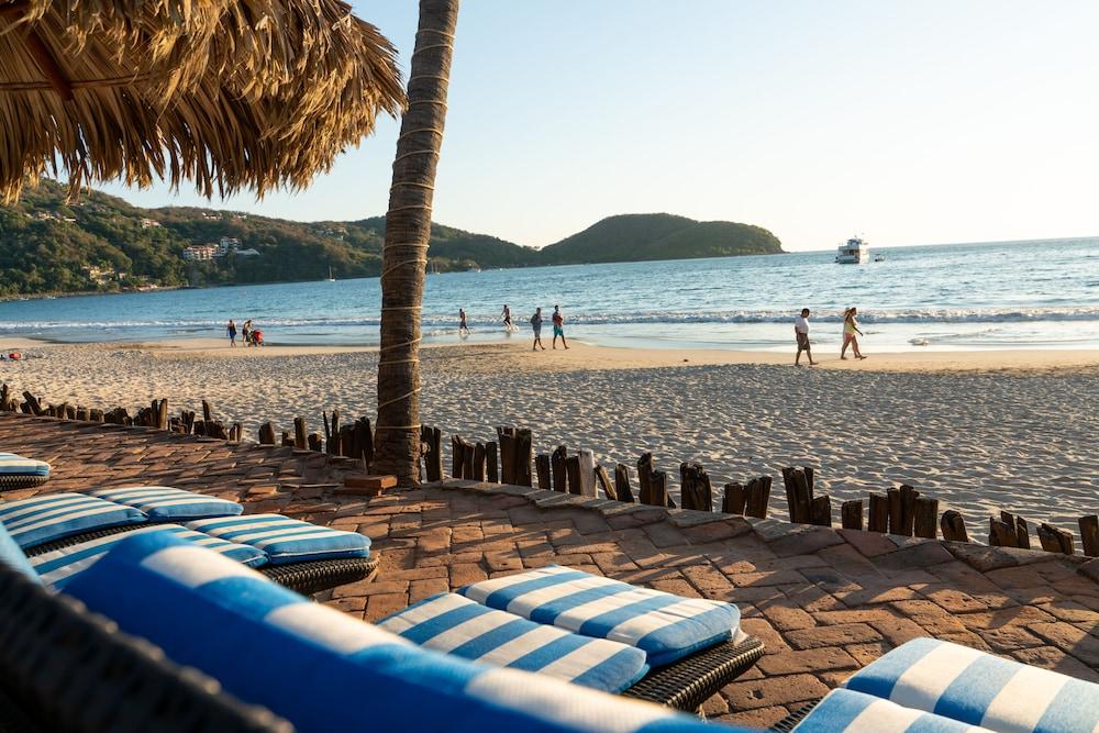 Hotel Villa Mexicana Сиуатанехо Экстерьер фото