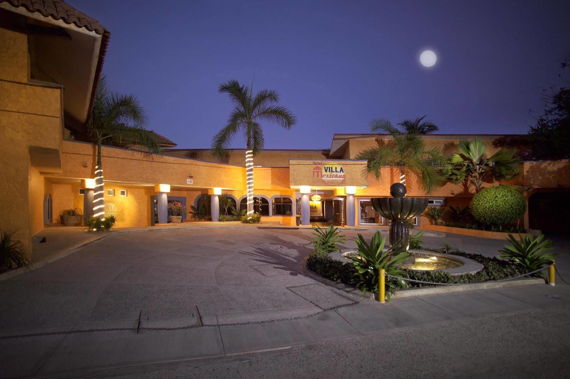 Hotel Villa Mexicana Сиуатанехо Экстерьер фото