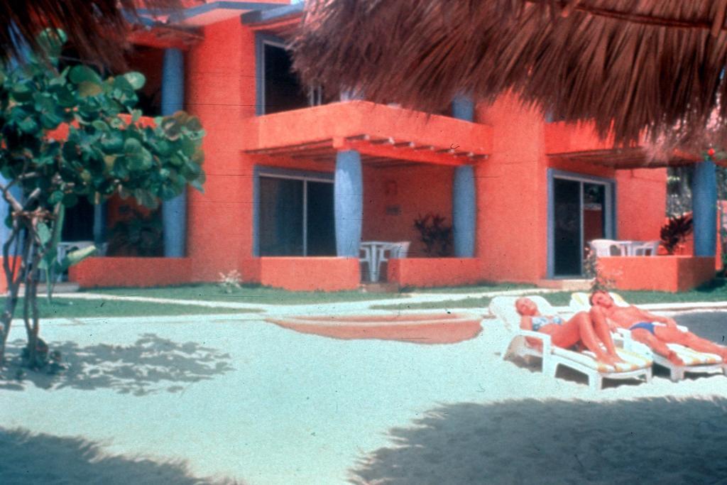Hotel Villa Mexicana Сиуатанехо Экстерьер фото